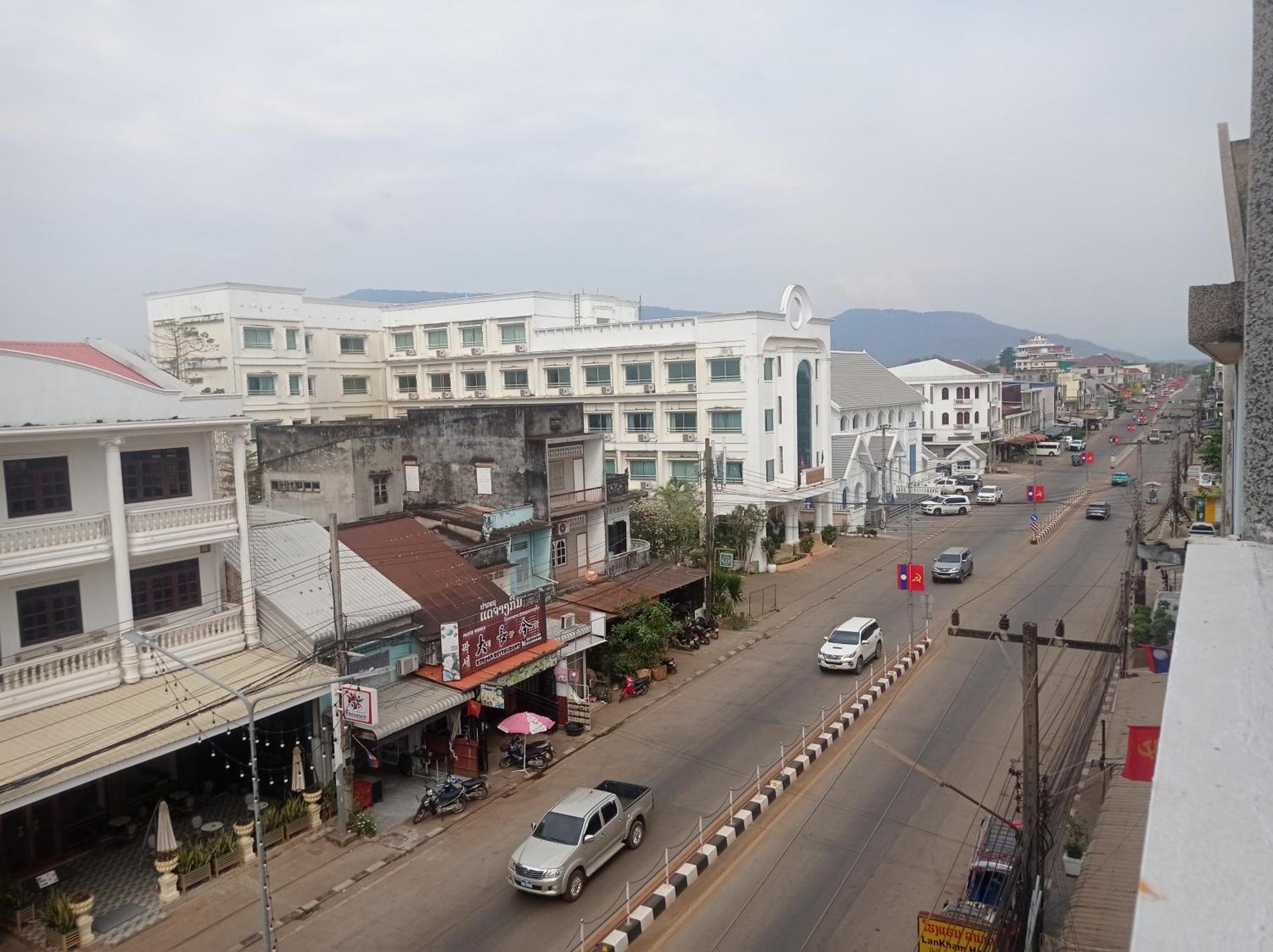 Jasmine Hostel & Guesthouse Pakse Bagian luar foto