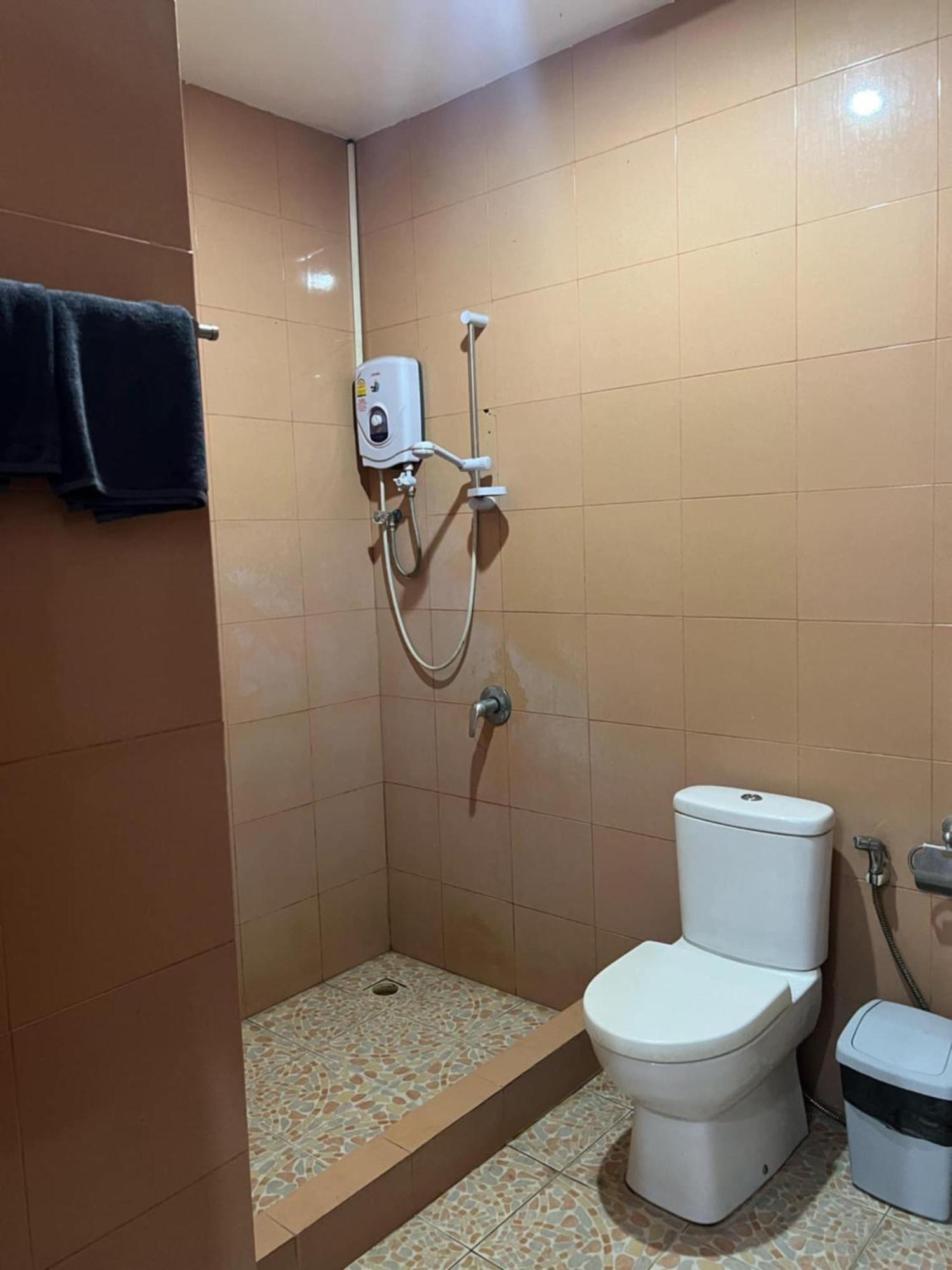 Jasmine Hostel & Guesthouse Pakse Bagian luar foto